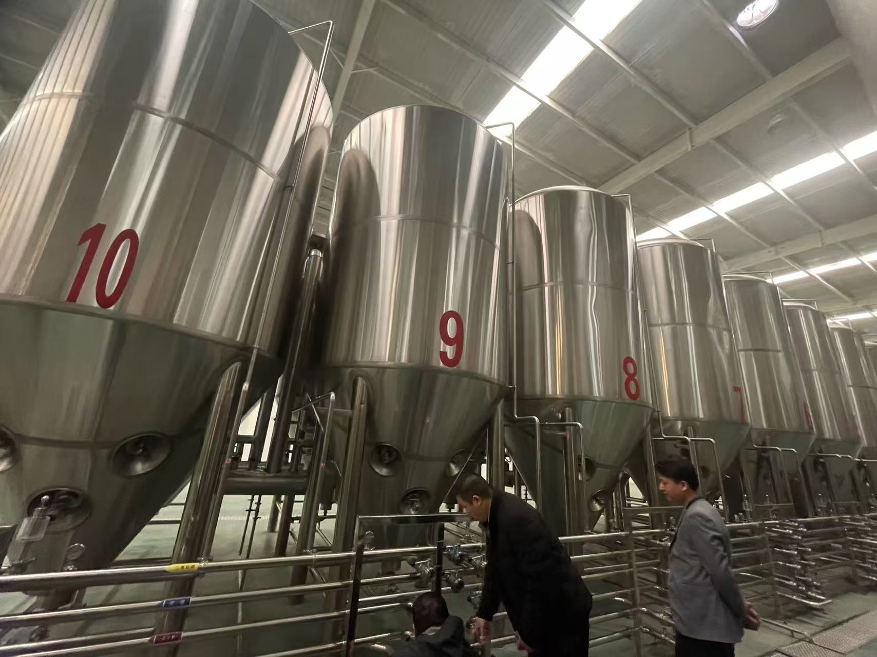 澄城精酿啤酒设备厂—平面布置、设备设计、制造、调试、培训等一条龙服务